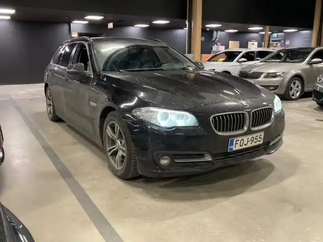 Musta Farmari, BMW 520 – FOJ-955