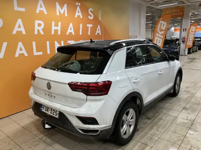 Valkoinen Maastoauto, Volkswagen T-Roc – FOK-325