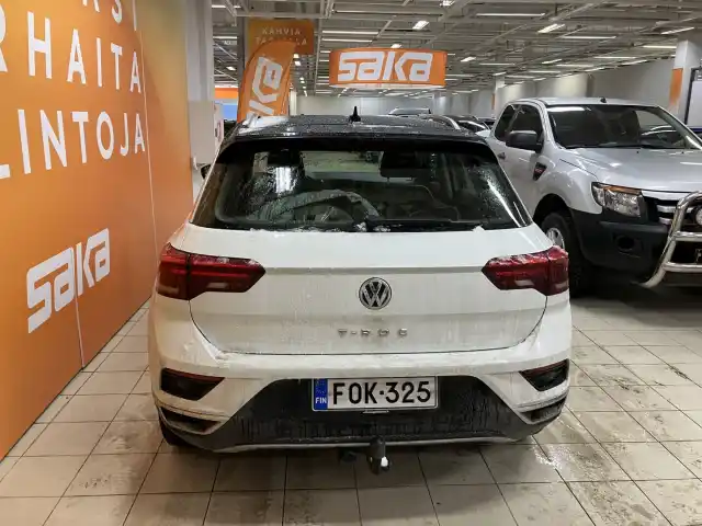 Valkoinen Maastoauto, Volkswagen T-Roc – FOK-325