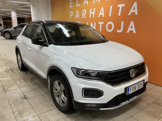 Valkoinen Maastoauto, Volkswagen T-Roc – FOK-325