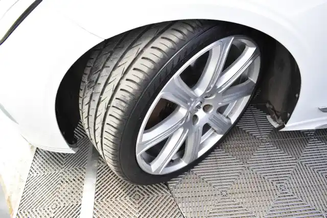 Valkoinen Farmari, Volvo V90 – FOL-273