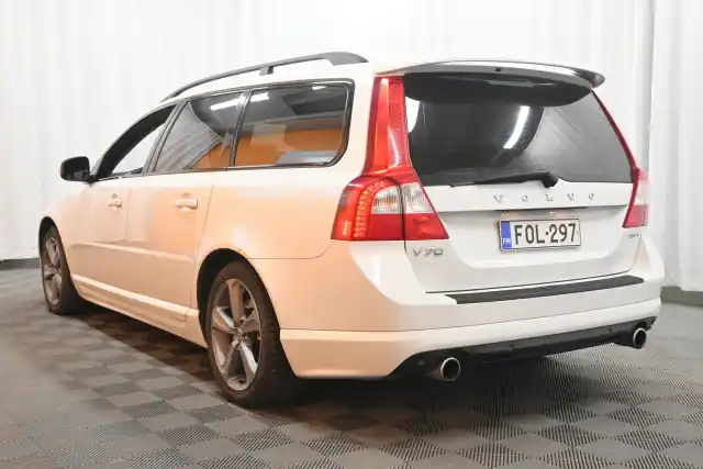 Valkoinen Farmari, Volvo V70 – FOL-297