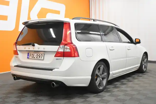 Valkoinen Farmari, Volvo V70 – FOL-297