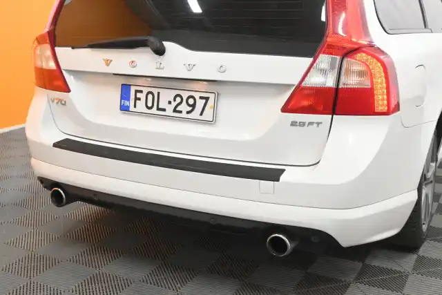 Valkoinen Farmari, Volvo V70 – FOL-297