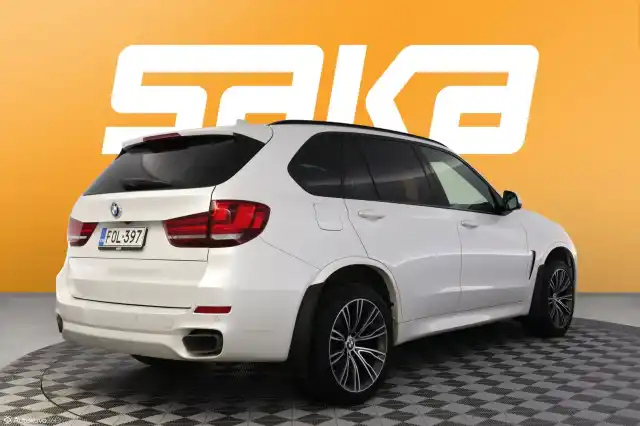 Valkoinen Maastoauto, BMW X5 – FOL-397