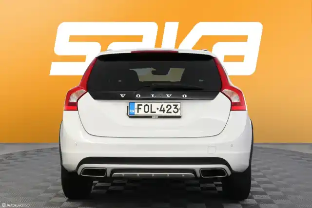 Valkoinen Farmari, Volvo V60 Cross Country – FOL-423