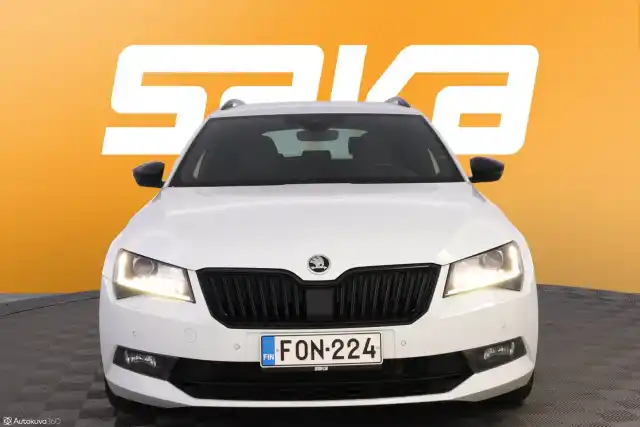 Valkoinen Farmari, Skoda Superb – FON-224