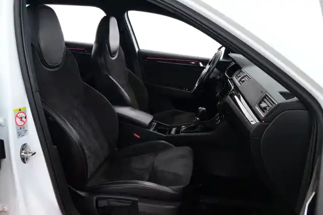 Valkoinen Farmari, Skoda Superb – FON-224