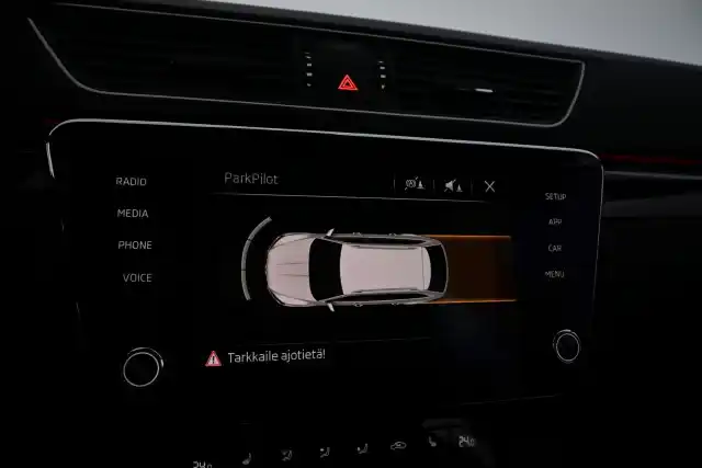 Valkoinen Farmari, Skoda Superb – FON-224