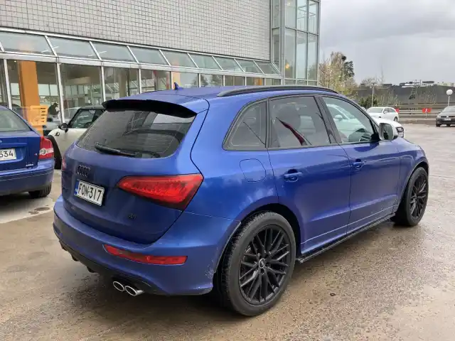 Sininen Maastoauto, Audi SQ5 – FON-317