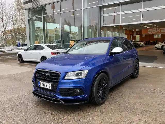 Sininen Maastoauto, Audi SQ5 – FON-317