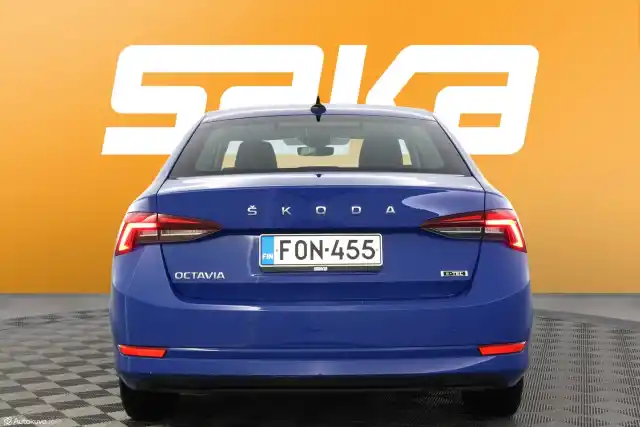 Sininen Sedan, Skoda Octavia – FON-455