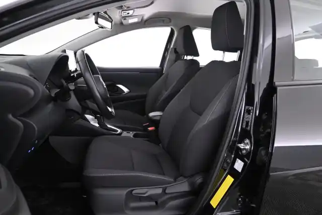 Musta Viistoperä, Toyota Yaris – FON-562
