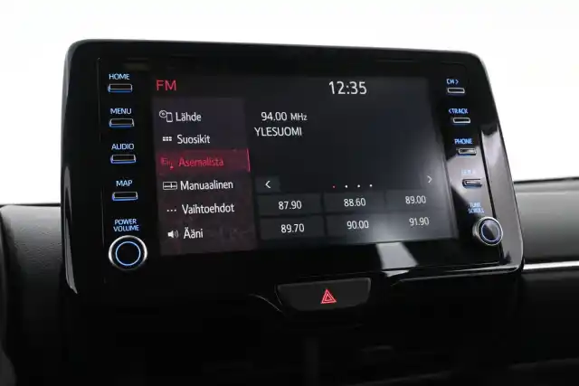 Musta Viistoperä, Toyota Yaris – FON-562