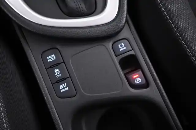 Musta Viistoperä, Toyota Yaris – FON-562