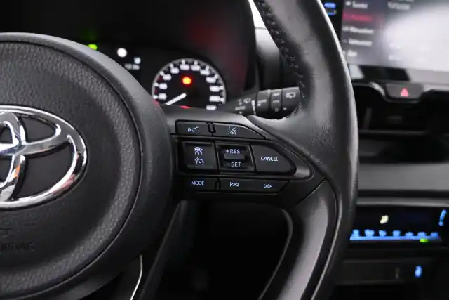 Musta Viistoperä, Toyota Yaris – FON-562