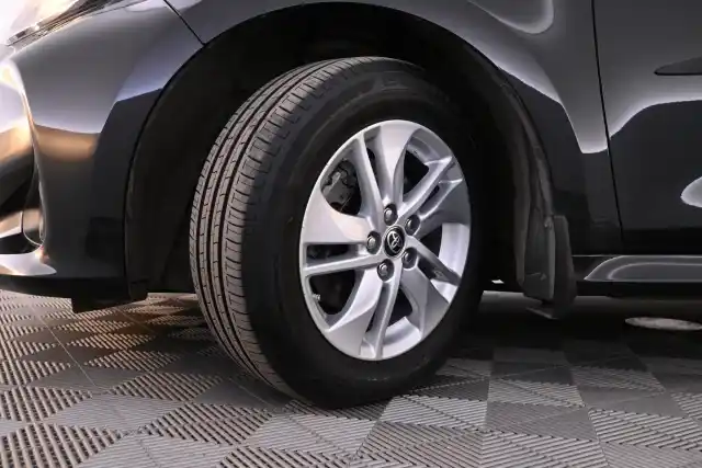 Musta Viistoperä, Toyota Yaris – FON-562