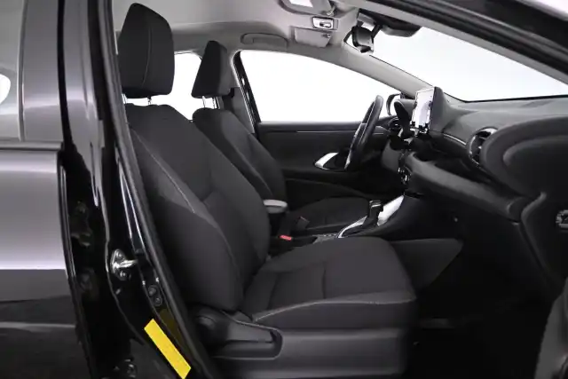 Musta Viistoperä, Toyota Yaris – FON-562