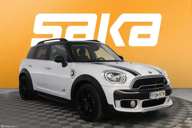 Valkoinen Maastoauto, Mini Countryman – FON-979