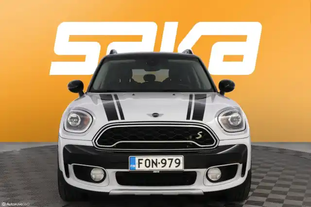 Valkoinen Maastoauto, Mini Countryman – FON-979