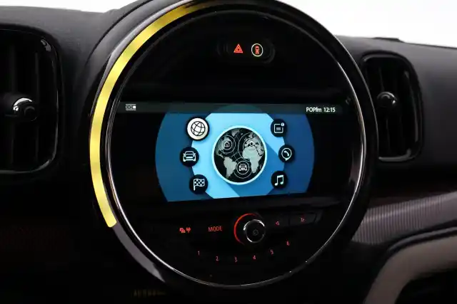 Valkoinen Maastoauto, Mini Countryman – FON-979