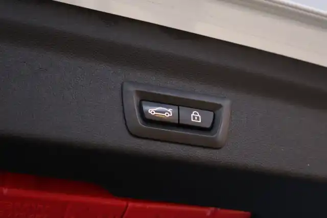 Valkoinen Maastoauto, Mini Countryman – FON-979