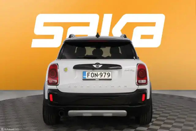 Valkoinen Maastoauto, Mini Countryman – FON-979