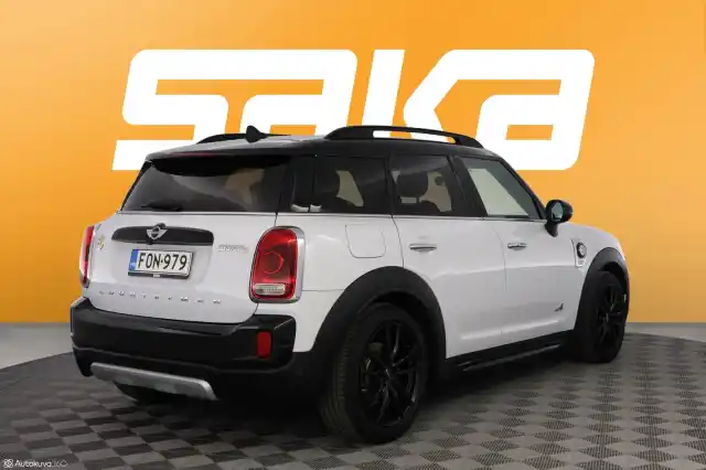 Valkoinen Maastoauto, Mini Countryman – FON-979