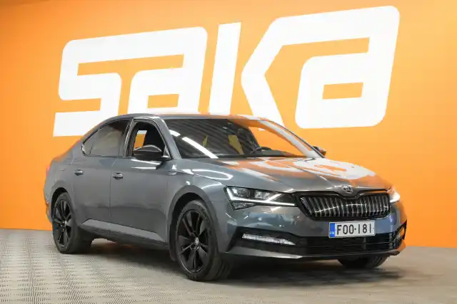 Harmaa Sedan, Skoda Superb – FOO-181