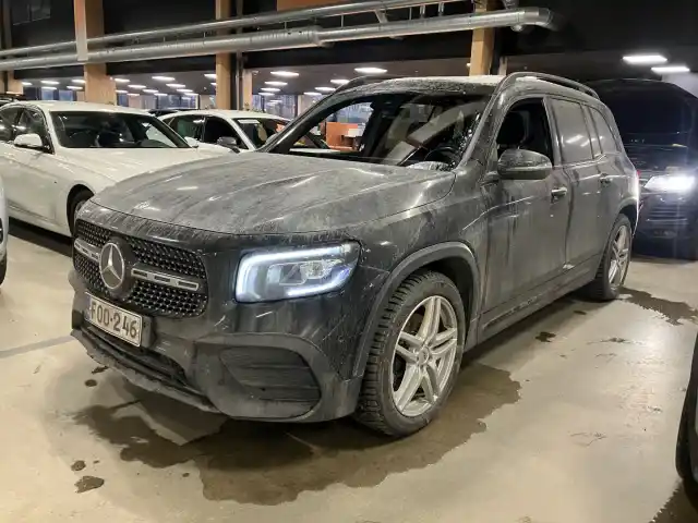 Musta Maastoauto, Mercedes-Benz GLB – FOO-246