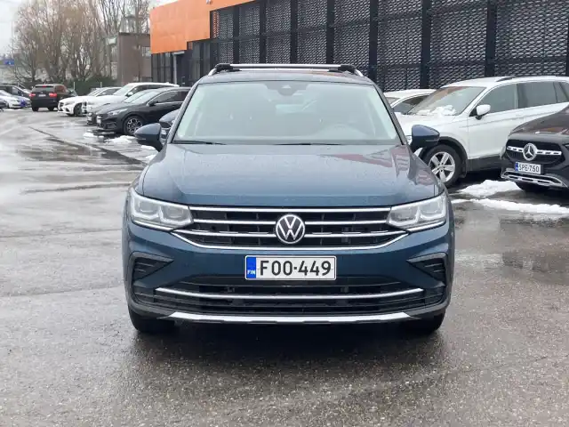 Sininen Maastoauto, Volkswagen Tiguan – FOO-449
