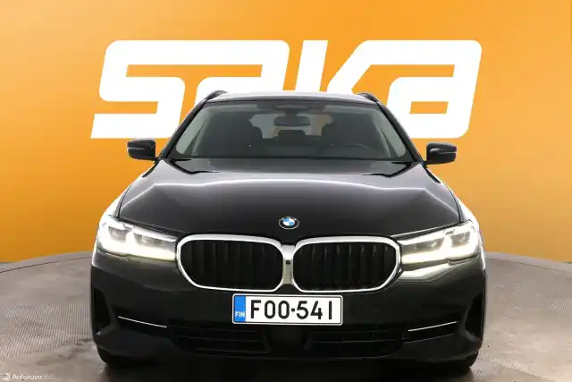 Musta Farmari, BMW 530 – FOO-541