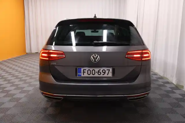 Harmaa Farmari, Volkswagen Passat – FOO-697