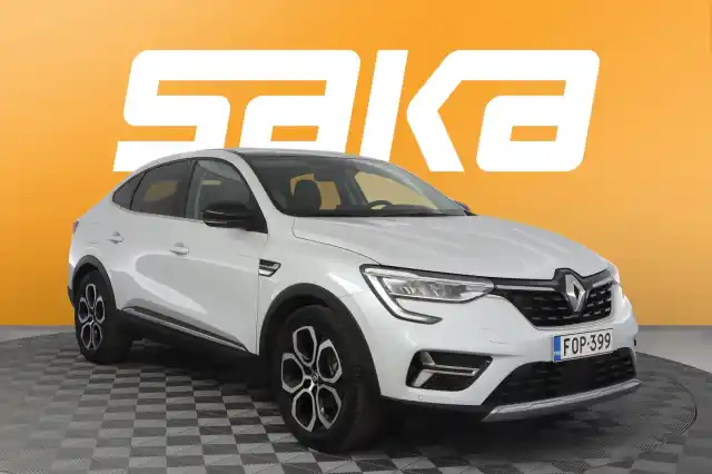 Valkoinen Maastoauto, Renault Arkana – FOP-399