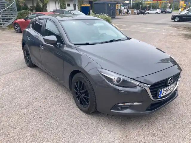Harmaa Viistoperä, Mazda 3 – FOP-822