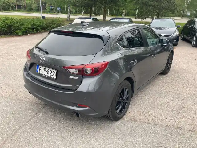 Harmaa Viistoperä, Mazda 3 – FOP-822