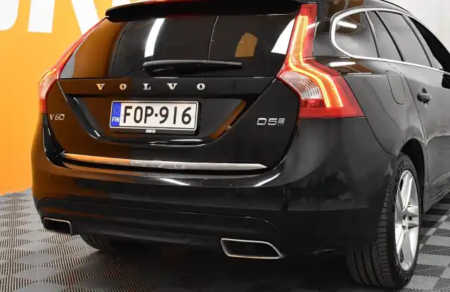 Musta Farmari, Volvo V60 – FOP-916