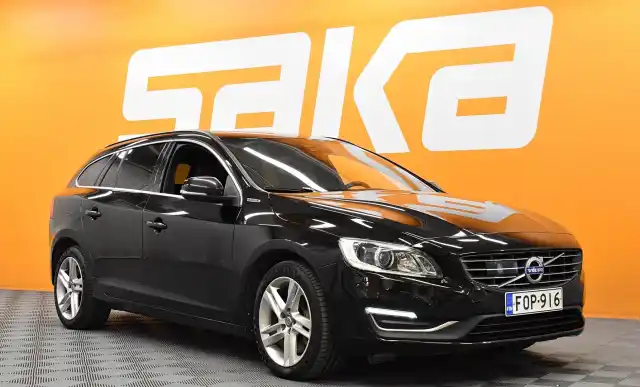 Musta Farmari, Volvo V60 – FOP-916