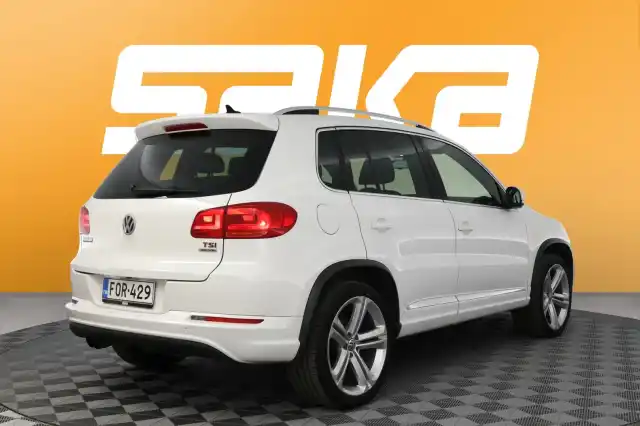 Valkoinen Maastoauto, Volkswagen Tiguan – FOR-429