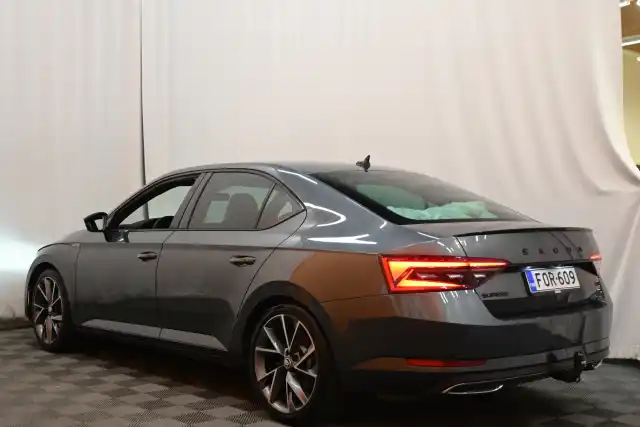 Harmaa Sedan, Skoda Superb – FOR-609