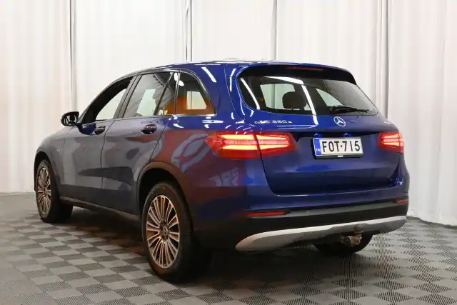 Sininen Maastoauto, Mercedes-Benz GLC – FOT-715