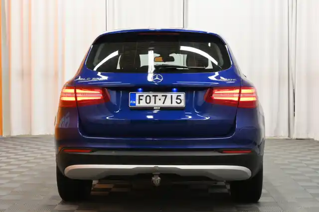 Sininen Maastoauto, Mercedes-Benz GLC – FOT-715