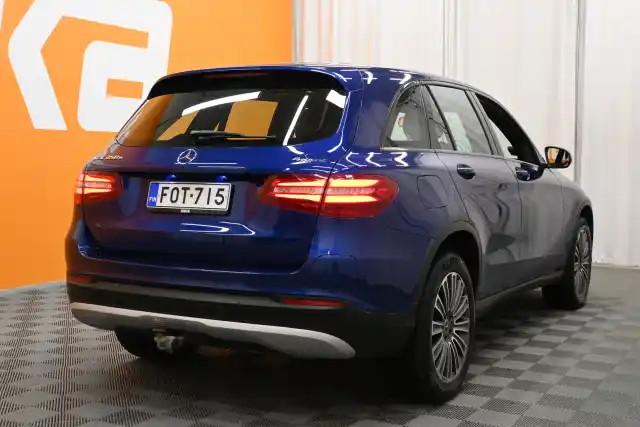 Sininen Maastoauto, Mercedes-Benz GLC – FOT-715