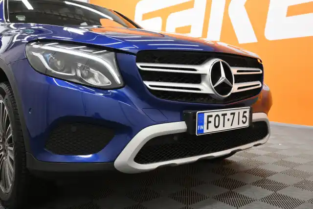 Sininen Maastoauto, Mercedes-Benz GLC – FOT-715