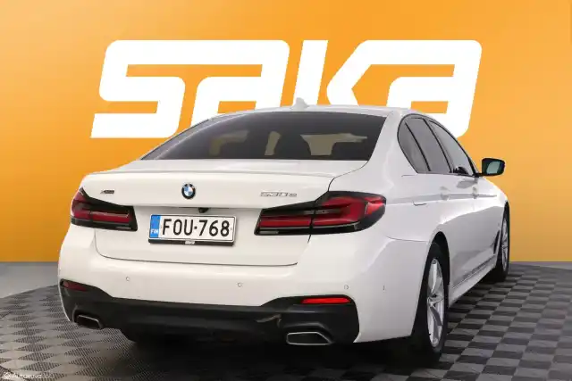 Valkoinen Sedan, BMW 530 – FOU-768