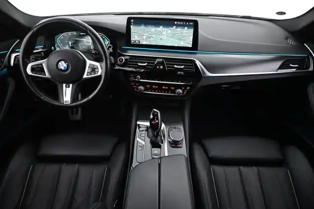 Valkoinen Sedan, BMW 530 – FOU-768