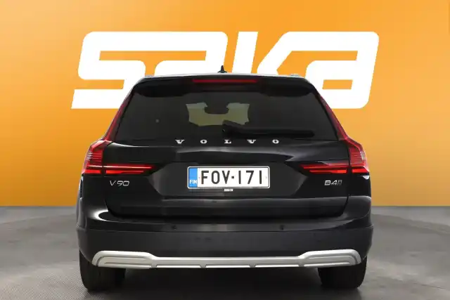 Musta Farmari, Volvo V90 Cross Country – FOV-171