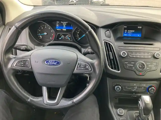 Valkoinen Viistoperä, Ford Focus – FOV-272