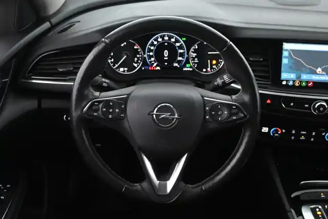 Valkoinen Viistoperä, Opel Insignia – FOV-715