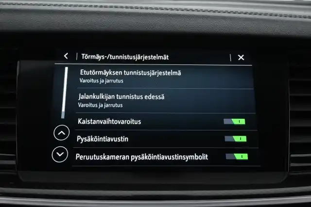 Valkoinen Viistoperä, Opel Insignia – FOV-715